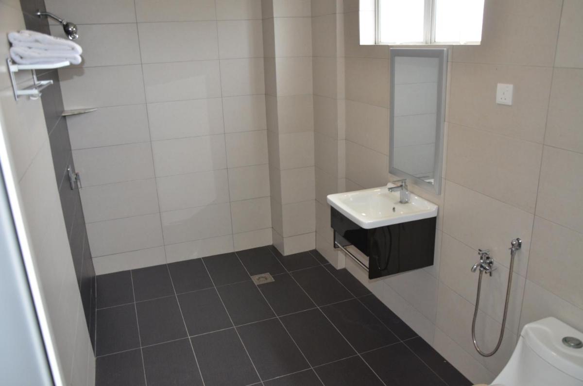 Riverview Hotel - Housity