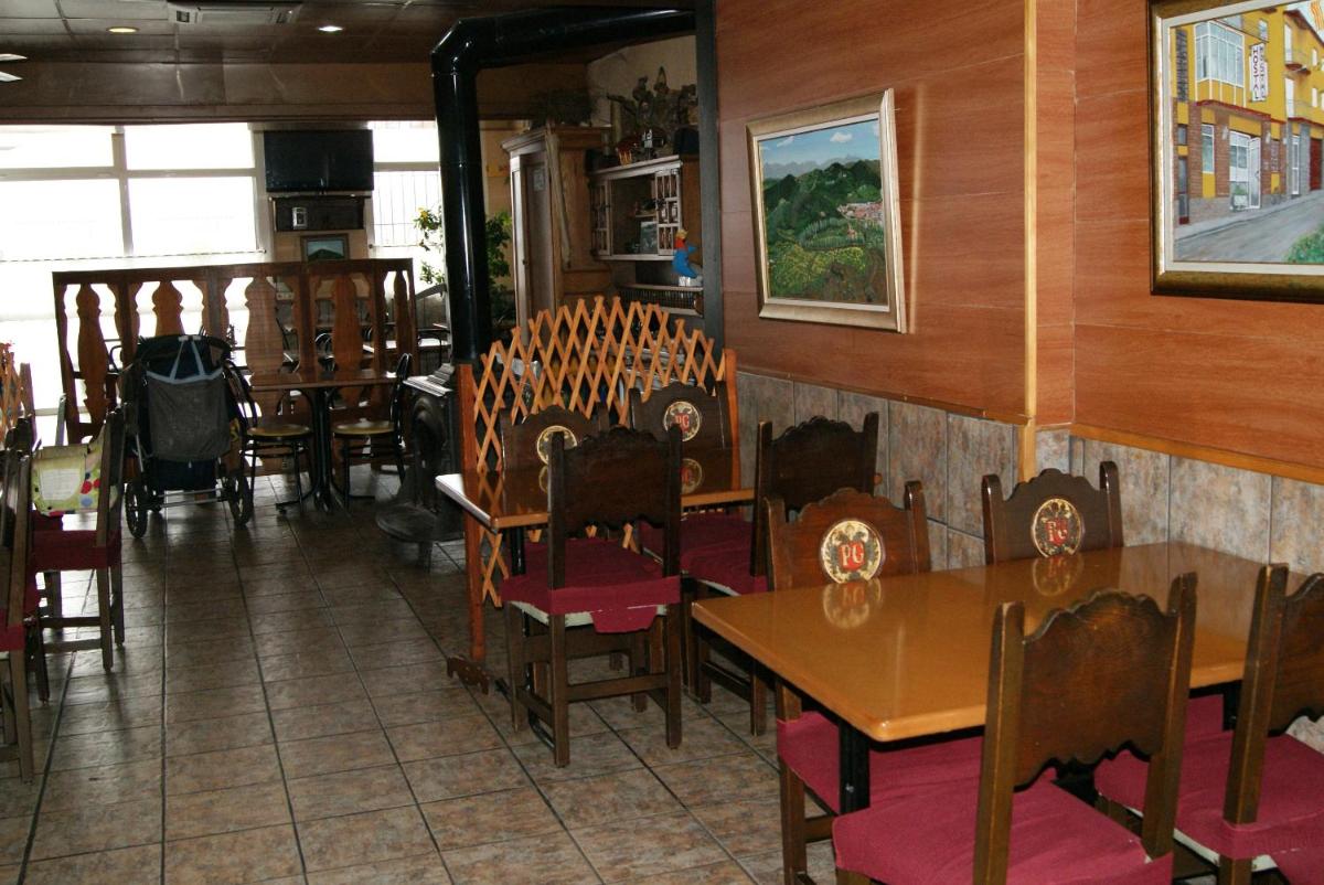 Hostal Sant Bernat - Housity