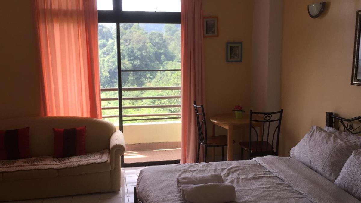 3 bedroom Paul Meranti A-407 Rainforest Genting Highland Home - Housity