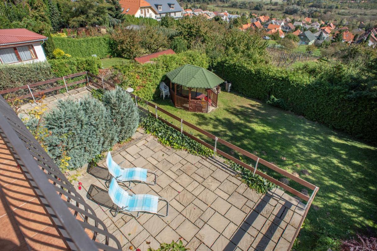 Flora Villa - Housity