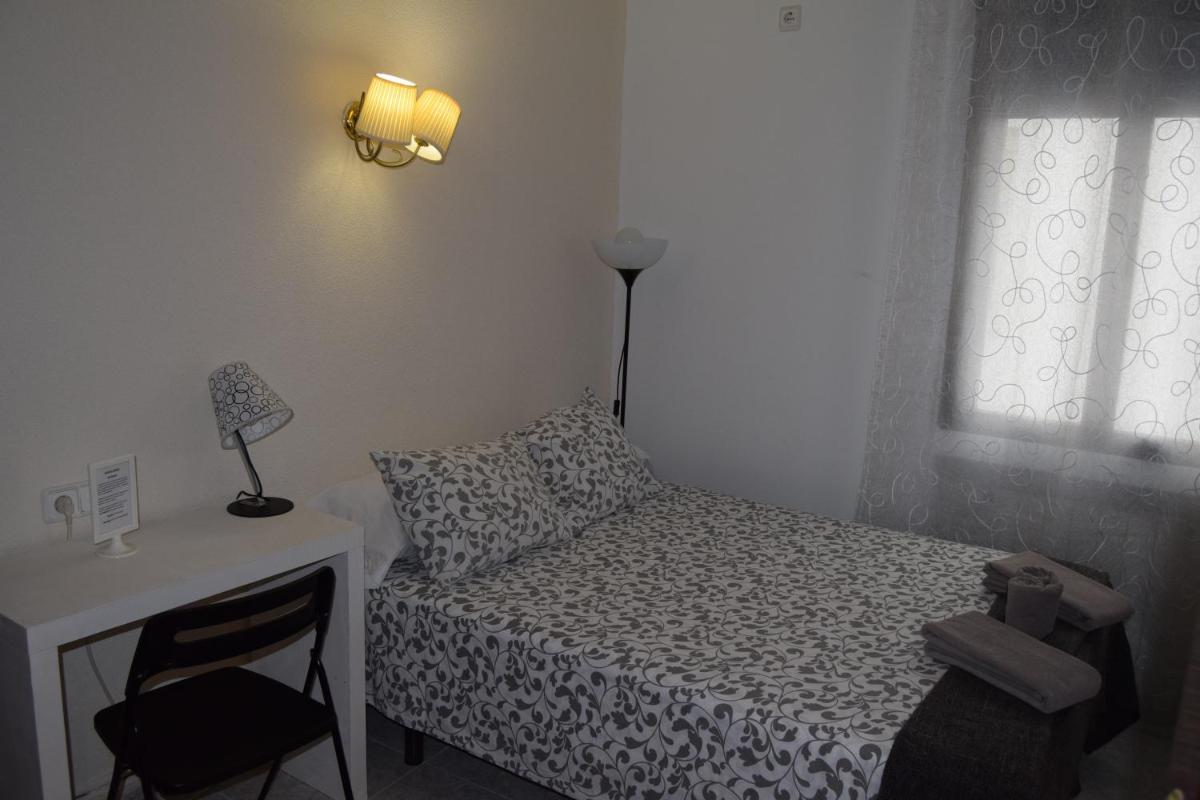 Hostal Rofer - Housity