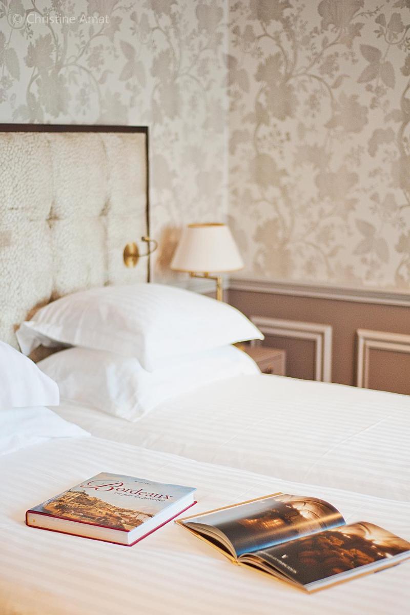 Un ou plusieurs lits dans un hébergement de l'établissement Hôtel de Sèze & Spa Bordeaux Centre