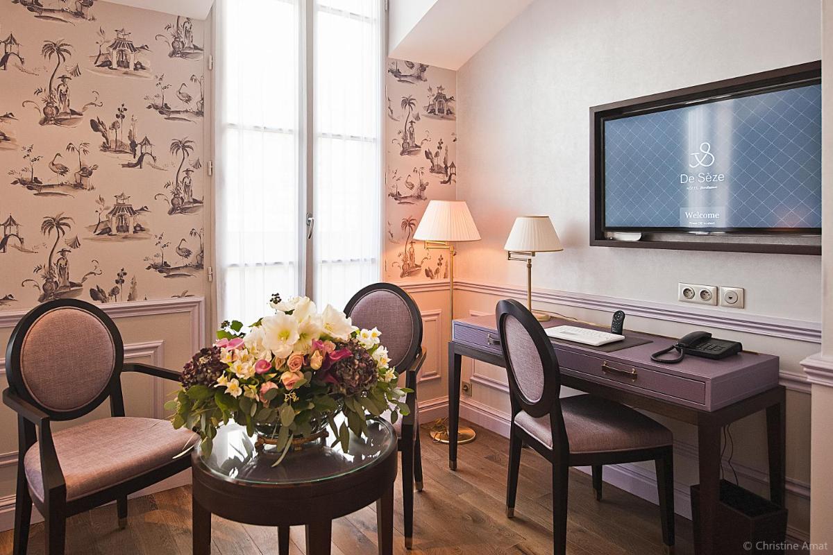 Coin salon dans l'établissement Hôtel de Sèze & Spa Bordeaux Centre