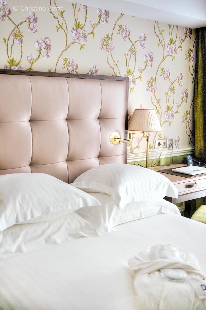 Un ou plusieurs lits dans un hébergement de l'établissement Hôtel de Sèze & Spa Bordeaux Centre