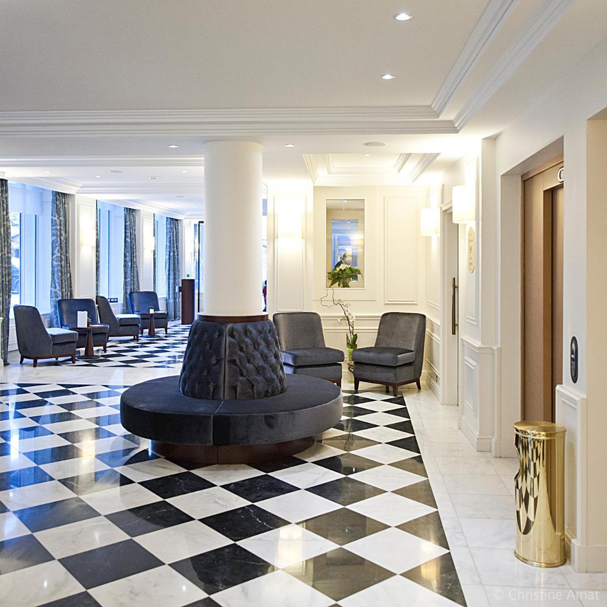 Coin salon dans l'établissement Hôtel de Sèze & Spa Bordeaux Centre