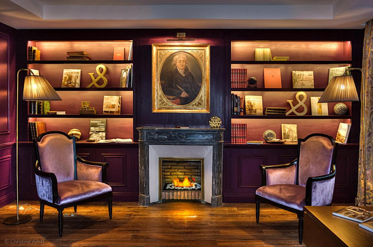 Coin salon dans l'établissement Hôtel de Sèze & Spa Bordeaux Centre