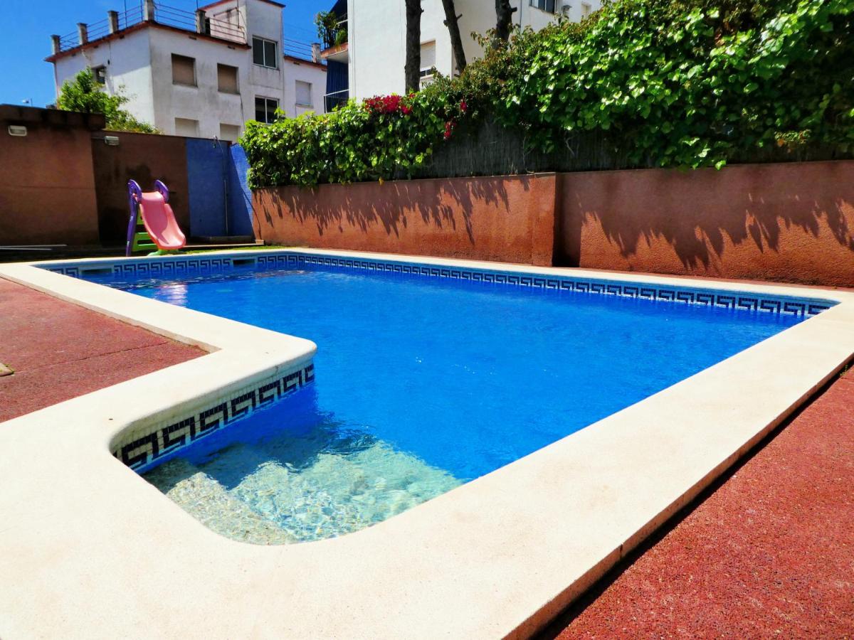 Beach House Castelldefels - Housity