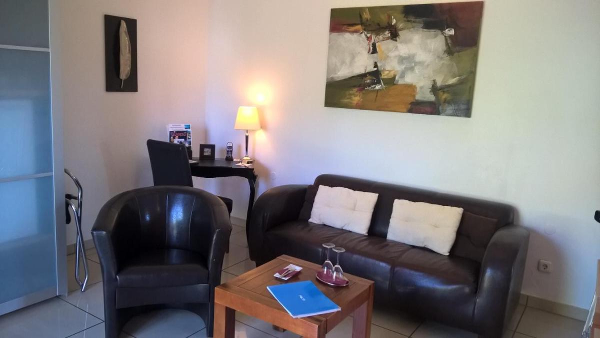Zona de estar de Birdcage Gay Men Resort and Lifestyle Hotel