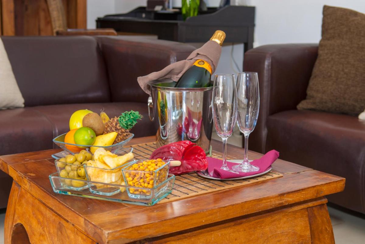 Bebidas en Birdcage Gay Men Resort and Lifestyle Hotel