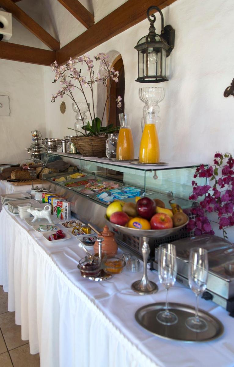 Comida en o cerca de este resort