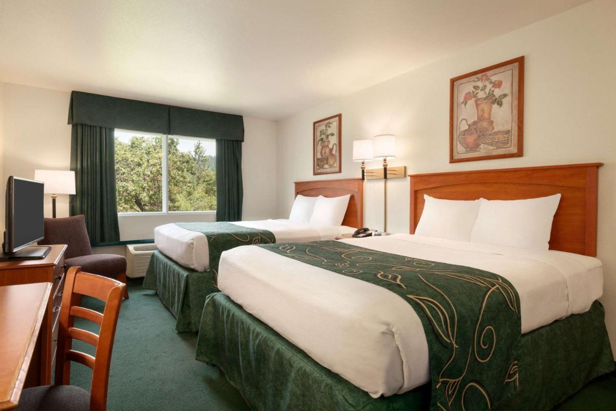 Travelodge by Wyndham Dunsmuir - Housity