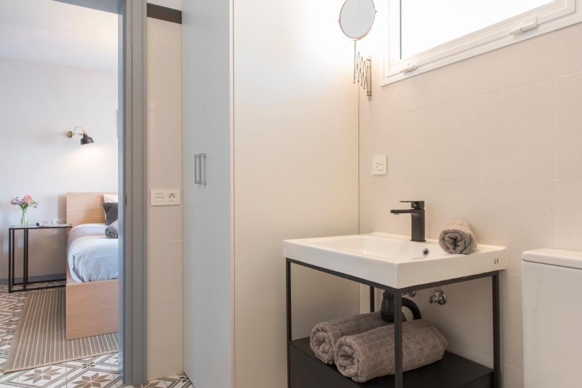 Modern, bright and welcoming oceanfront apartment - Housity