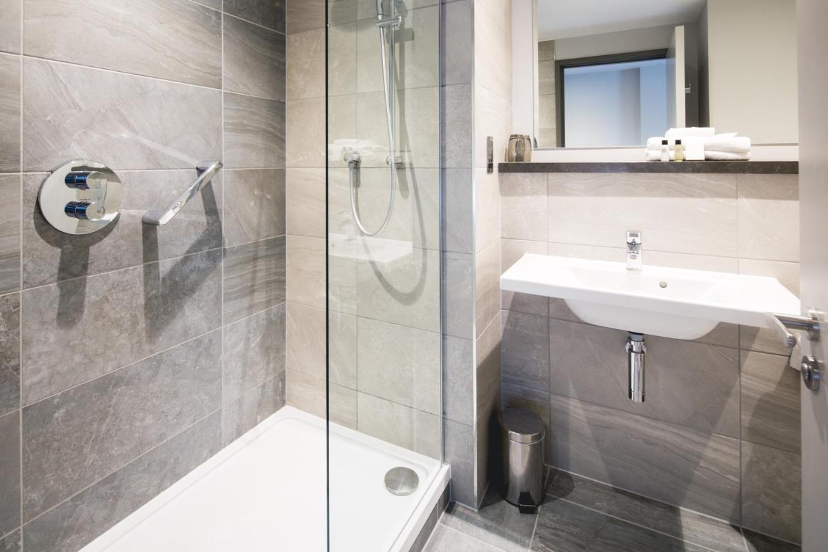Maldron Hotel Newcastle - Housity