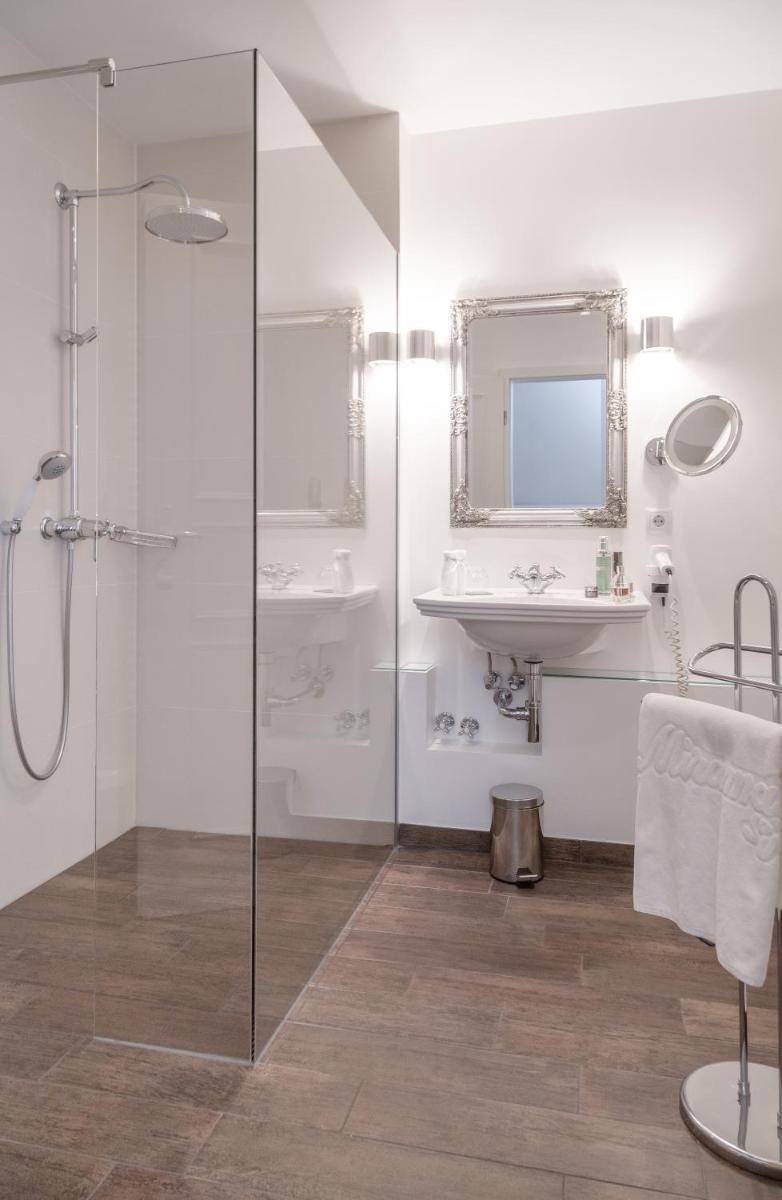 Ein Badezimmer in der Unterkunft Hotel Miramar