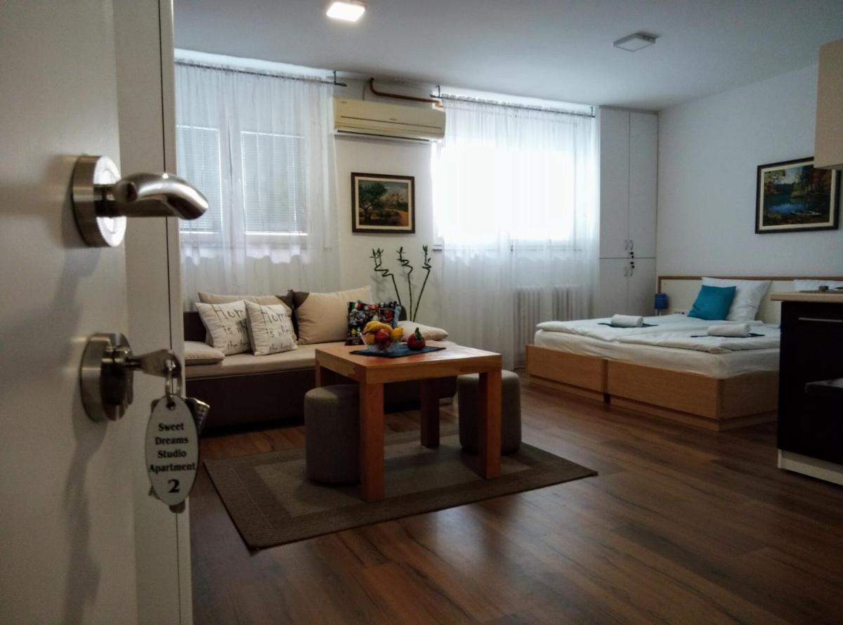 Sweet Dreams Studio Apartment - Housity