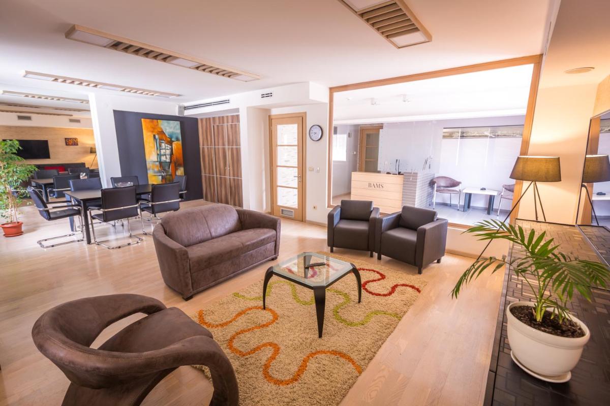HostGost Selected Suites - BAMS, Private Spa included - Housity