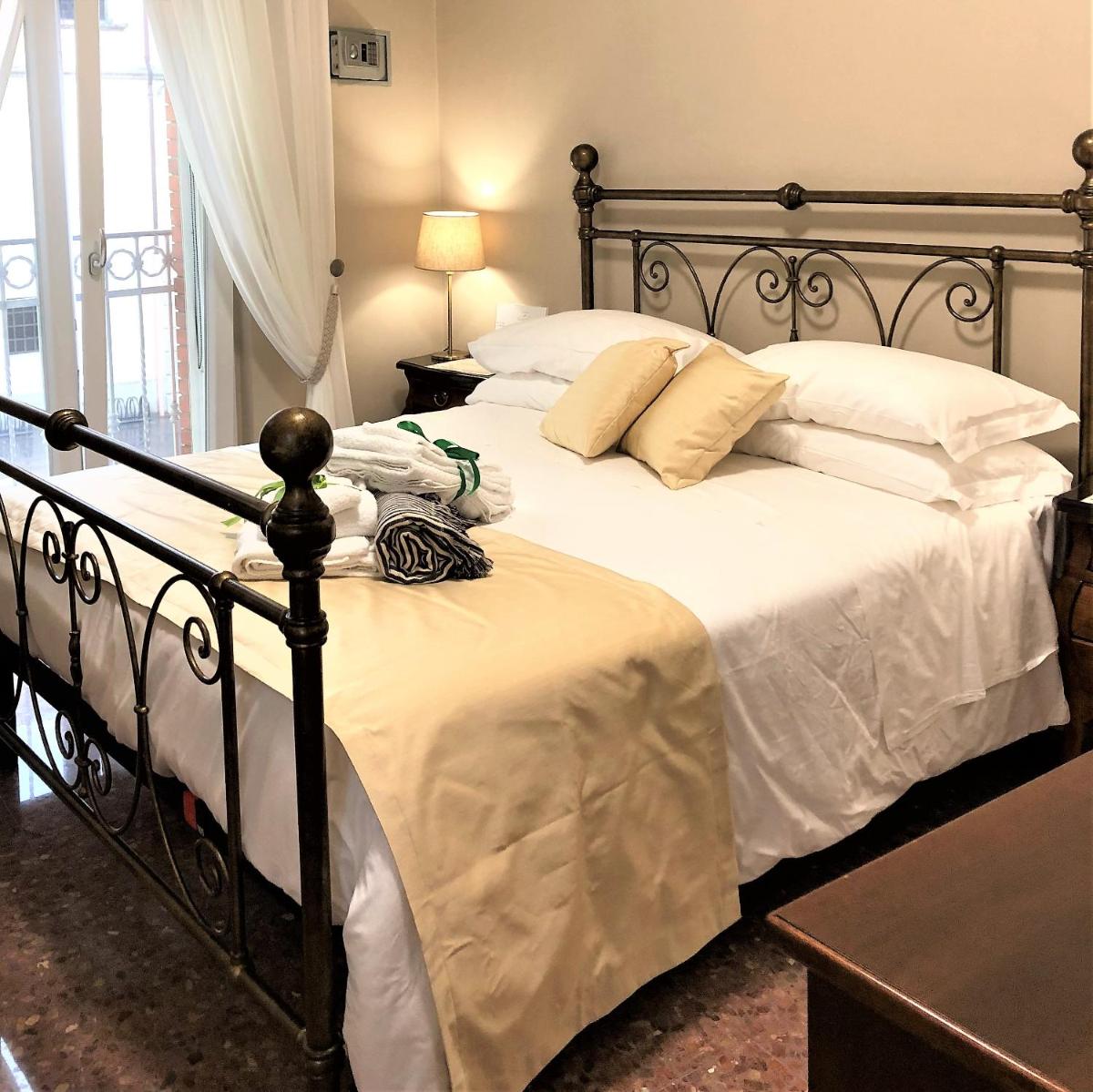 B&B Baronia Luxury Rooms - Housity