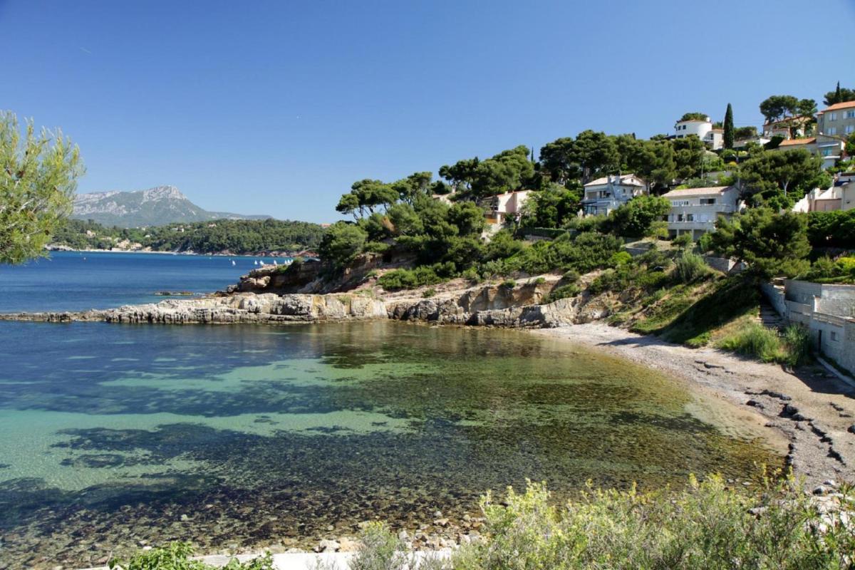**** Beau T2 de 40 m2, jardin de 70m2, au calme, à 50 mètres de la plage - Housity