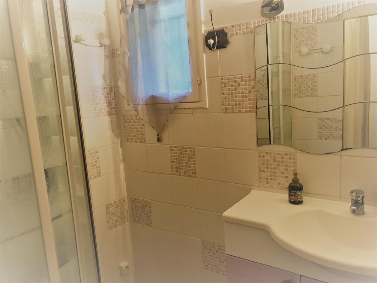 **** Beau T2 de 40 m2, jardin de 70m2, au calme, à 50 mètres de la plage - Housity