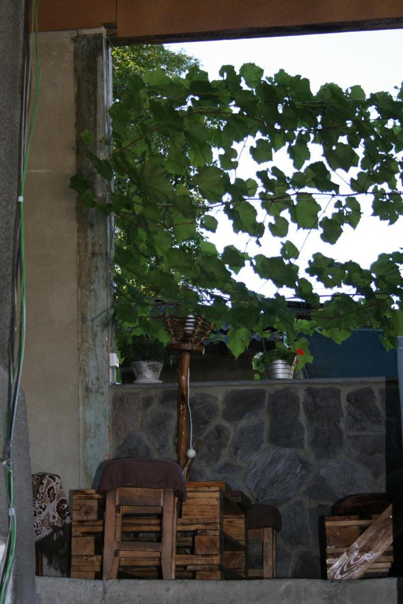 Suitetrails - Guest House Nima