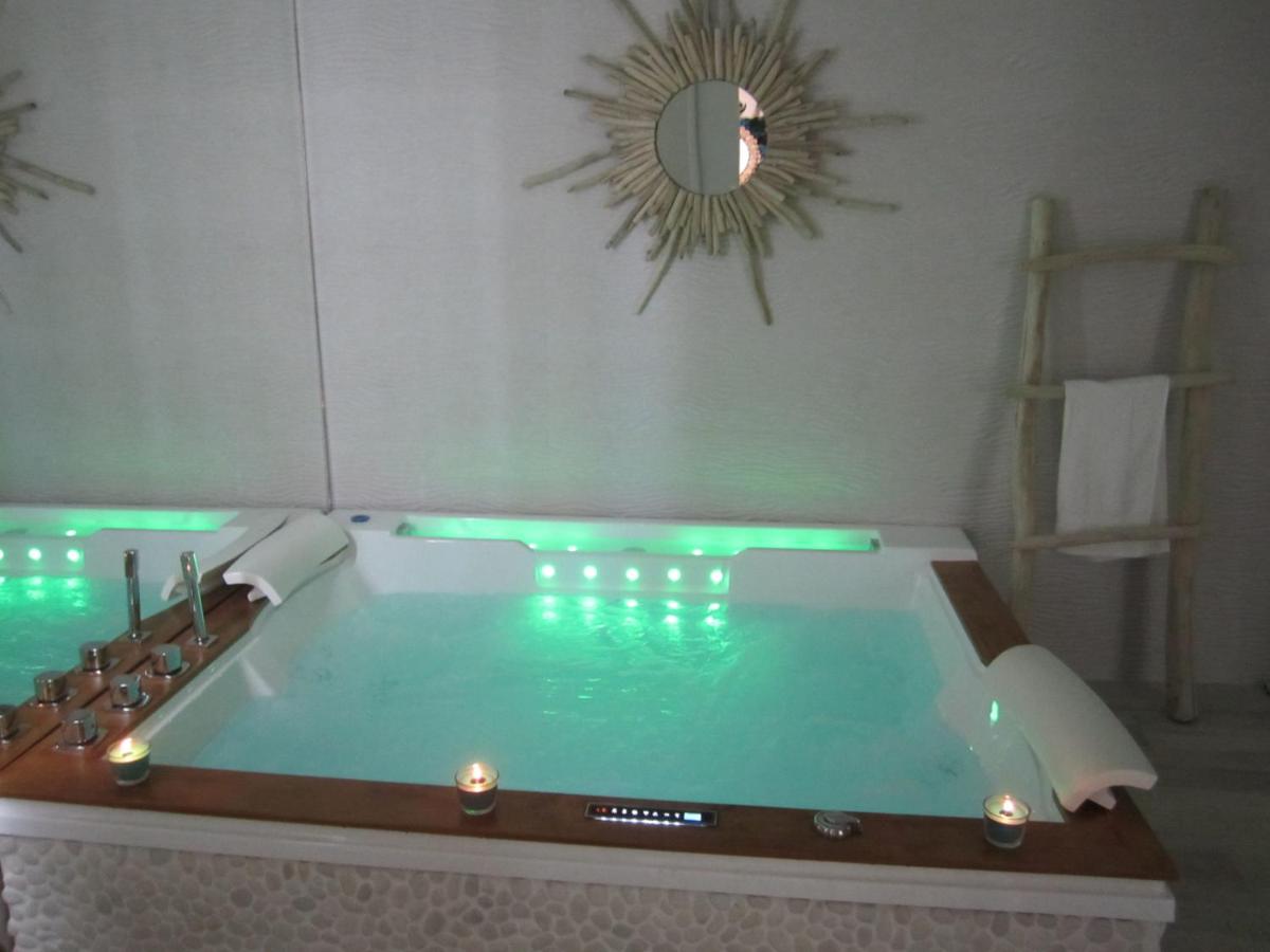 Le lagon bleu - Housity