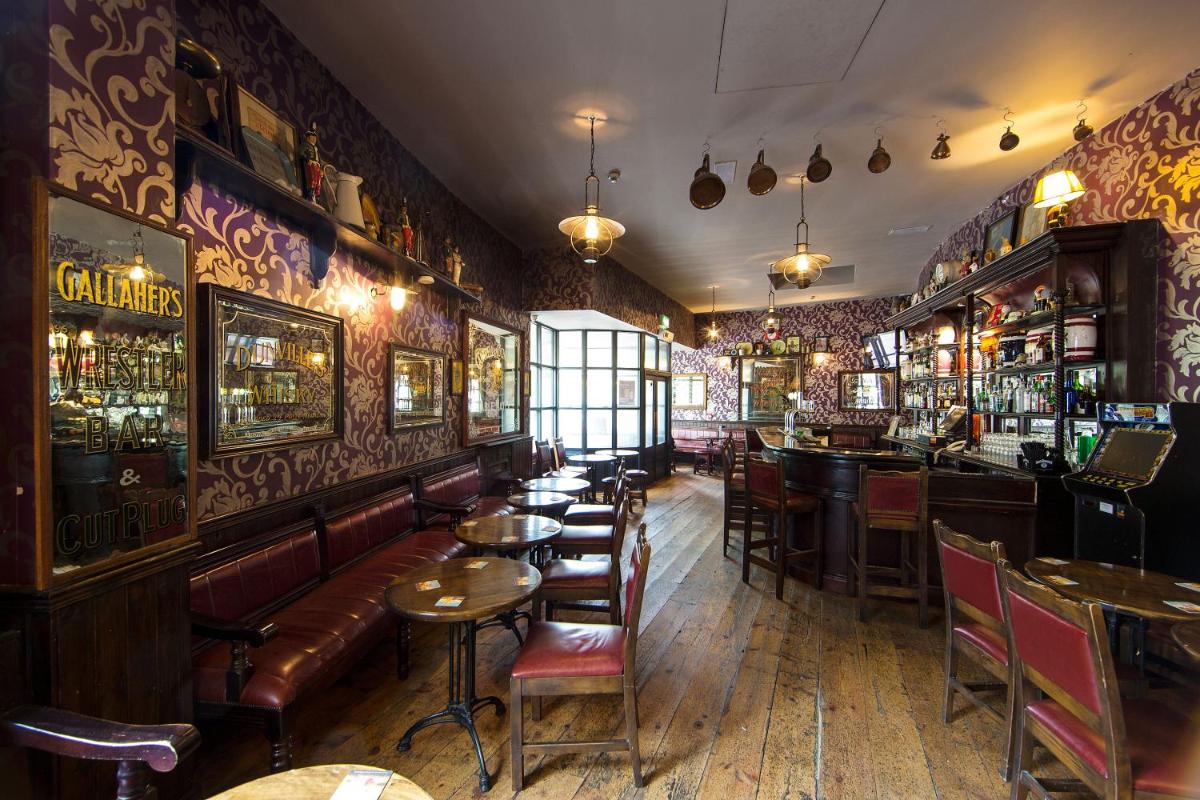 Waterfoot Hotel - Housity