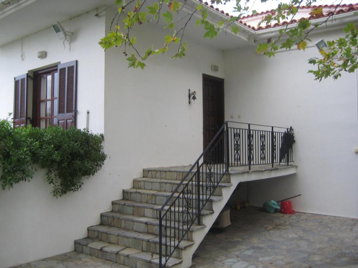 Beautiful Villa in Koukounara - Housity