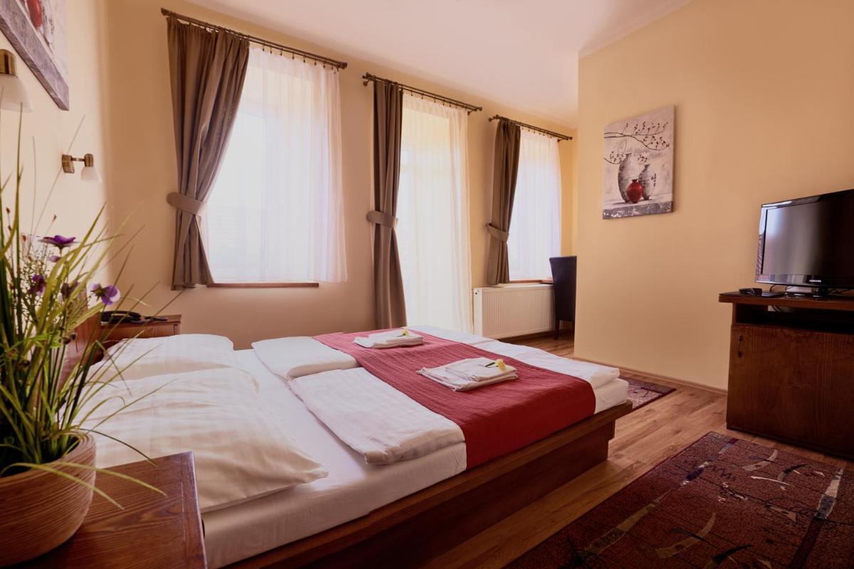 Hotel Banderium - Housity