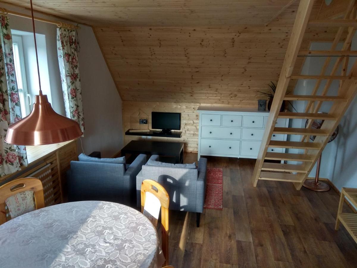 Dům na návsi - Housity