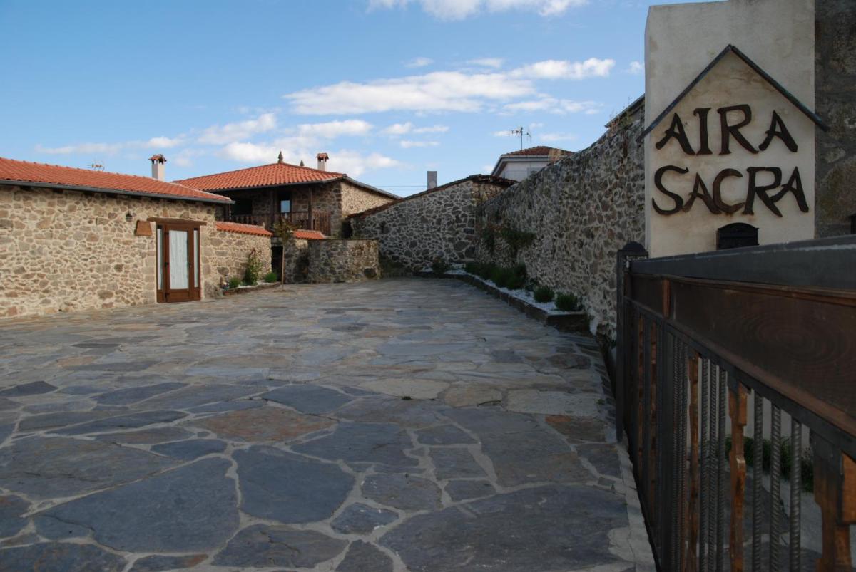 Complejo rural Aira Sacra - Housity