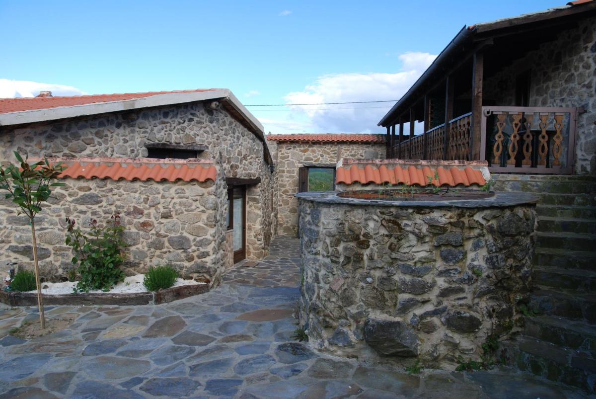Complejo rural Aira Sacra - Housity