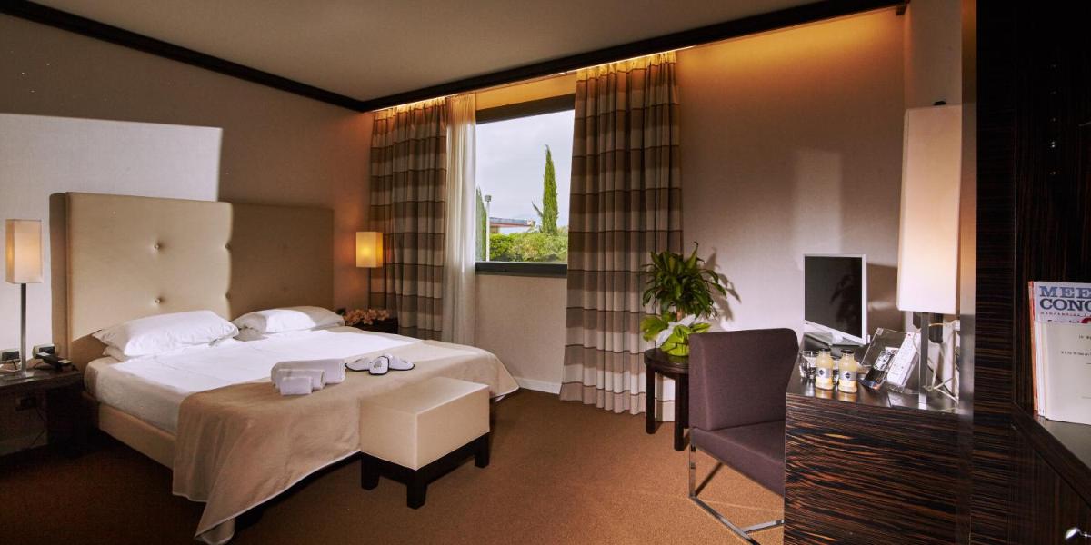 Hotel Pisa Valdera - Housity