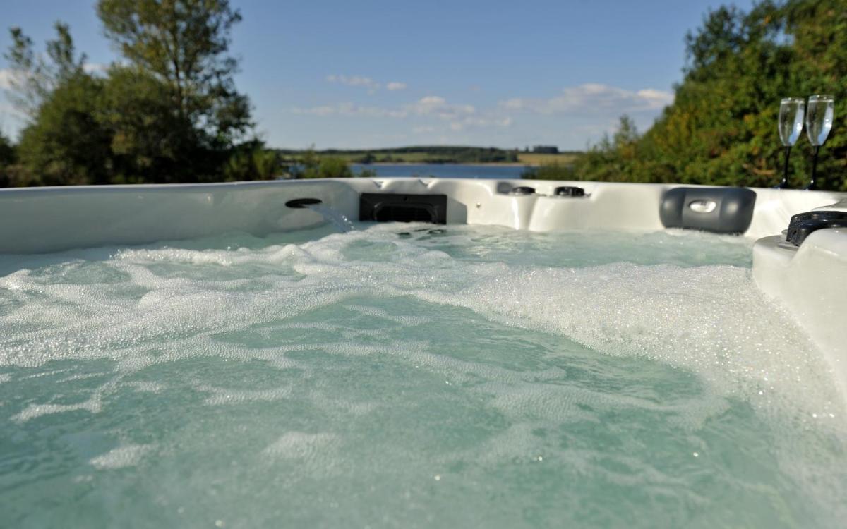 Gites Domaine du Charouzech - Housity