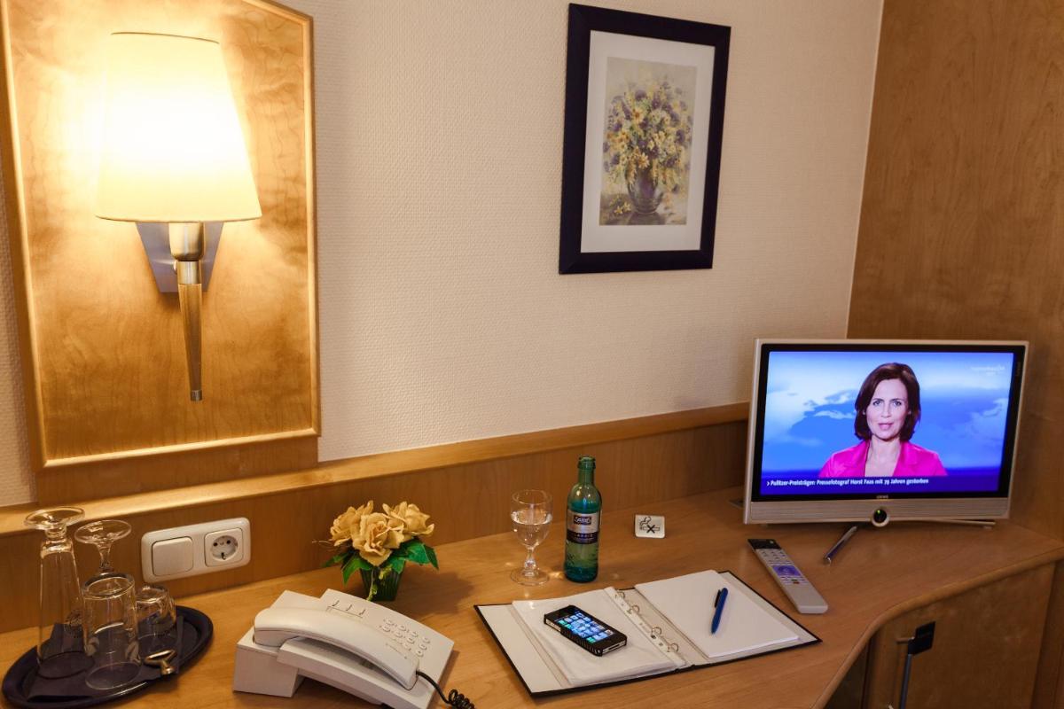 Hotel Sauer Garni - Housity