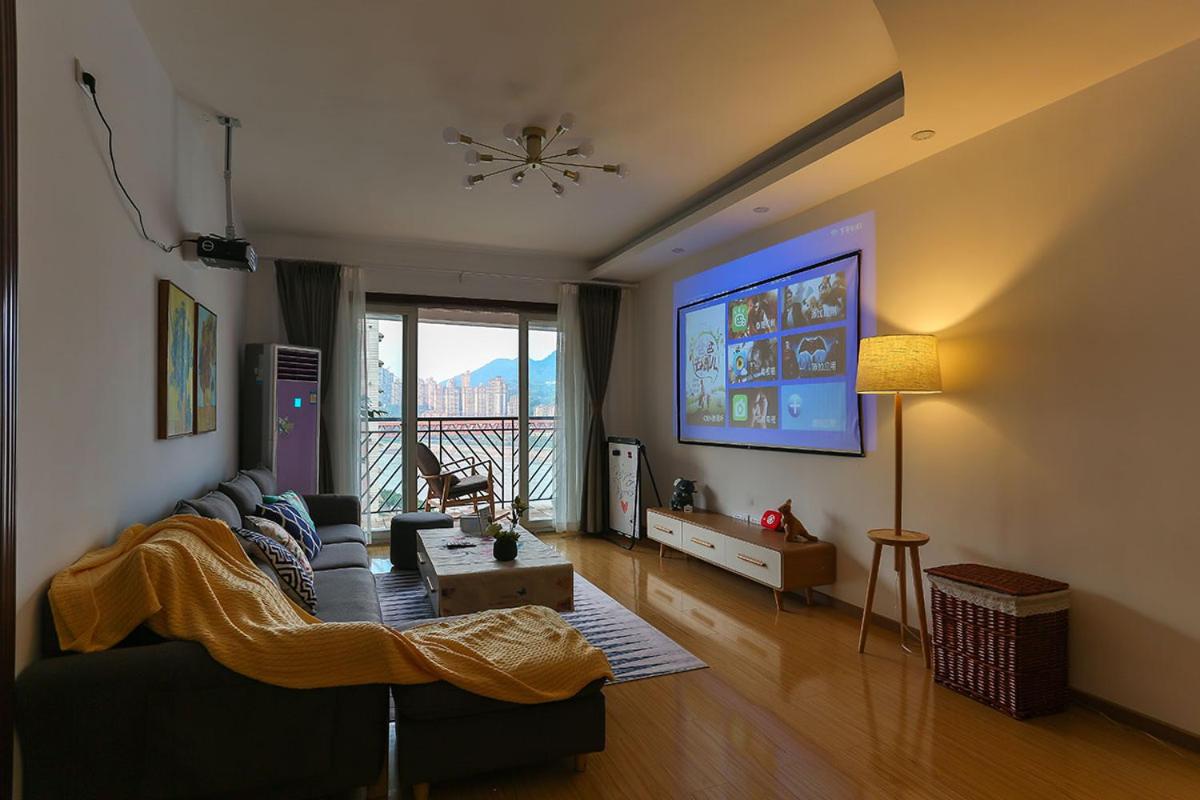 Chongqing Yuzhong·HongYaDong· Locals Apartment 00171430 - Housity