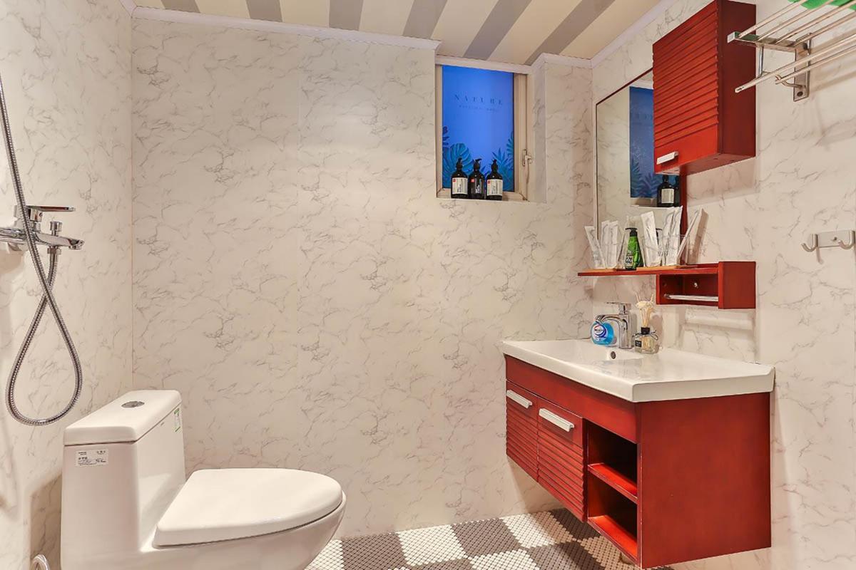Chongqing Yuzhong·HongYaDong· Locals Apartment 00171430 - Housity
