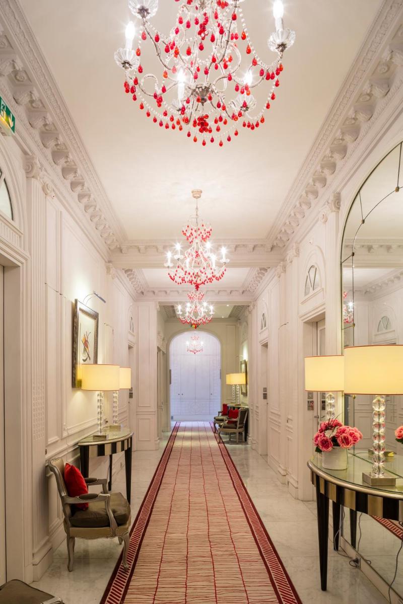 Coin salon dans l'établissement Majestic Apartments Champs Elysées