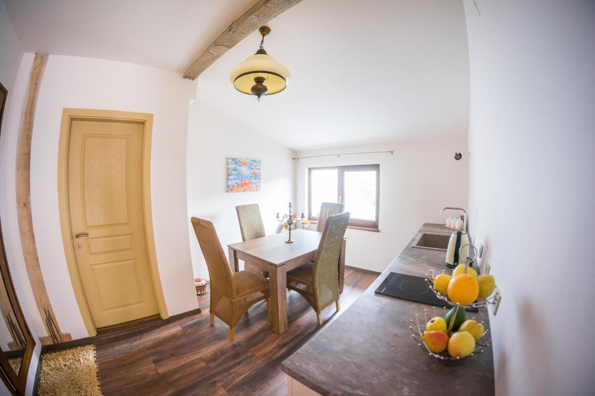 The Old House guest rooms and apartament - Housity