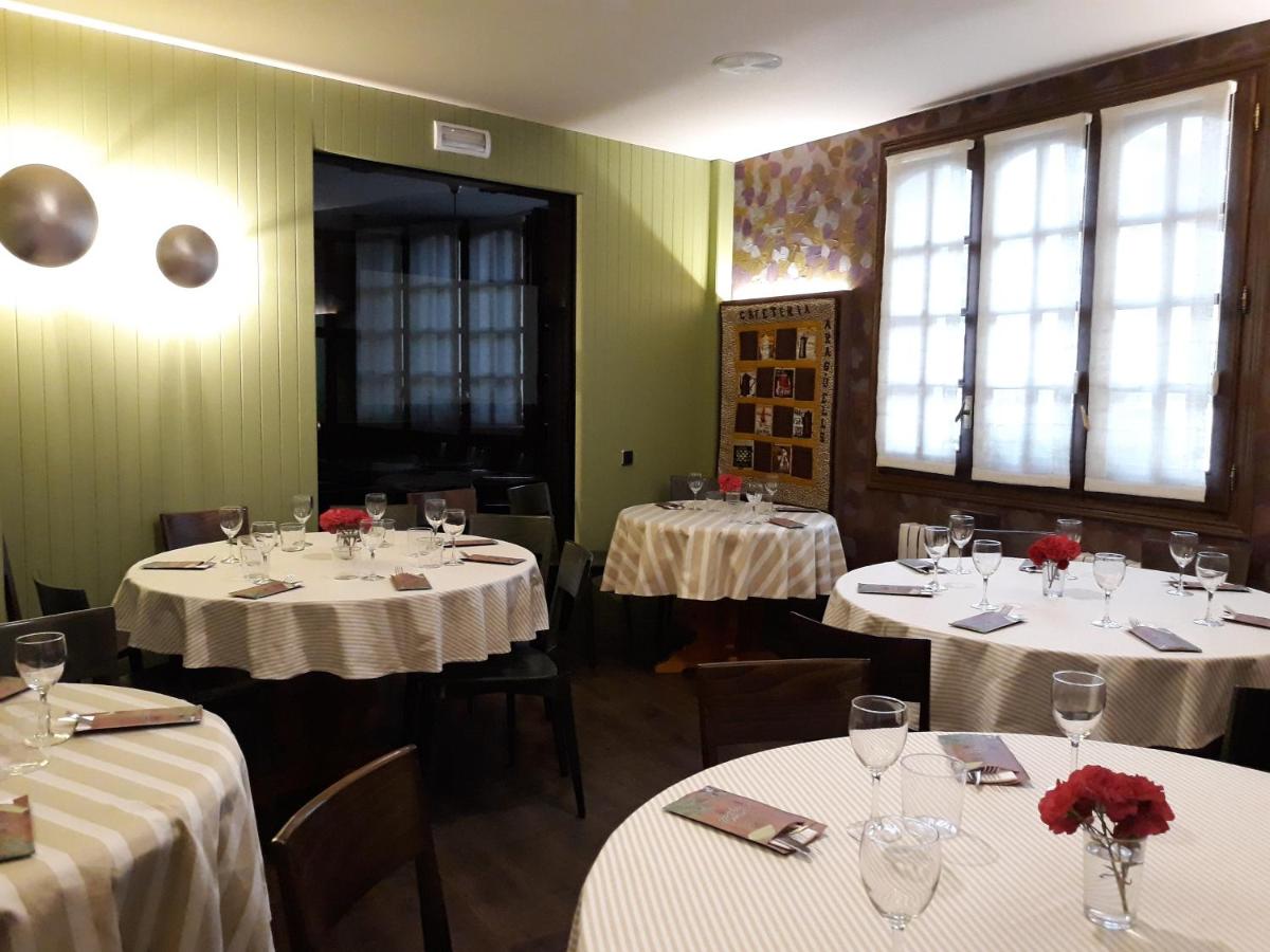 Hotel Aragüells - Housity