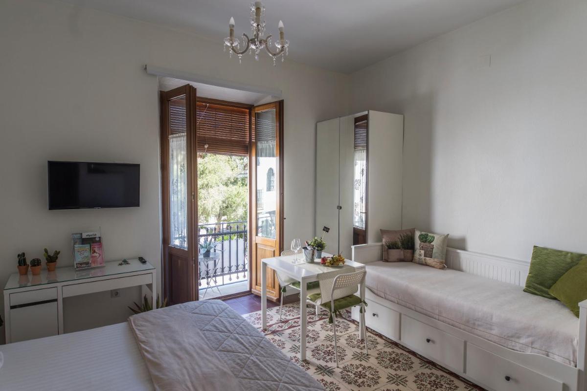 Suitetrails - Suite Plaza de la Laguna by Dulce