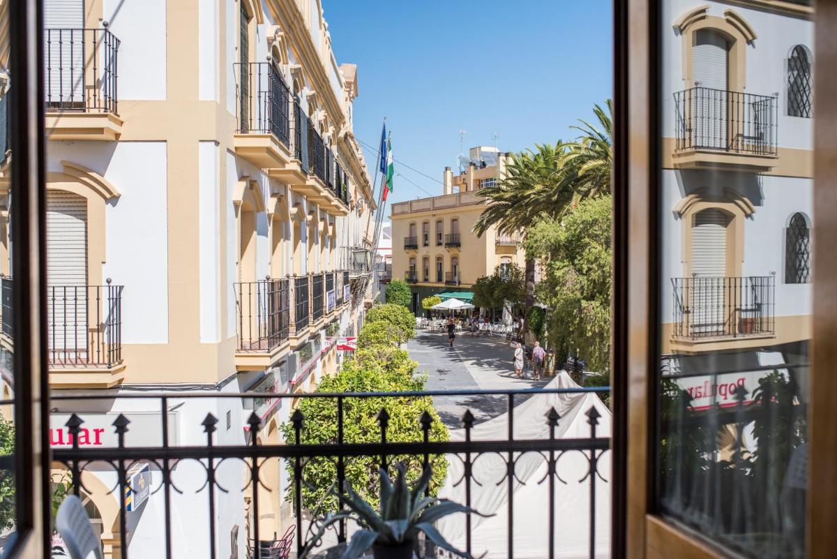 Suitetrails - Suite Plaza de la Laguna by Dulce