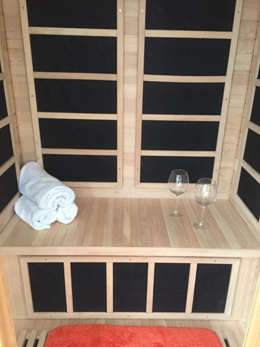 Scaurbridge Cottage with Hot Tub and Sauna - Housity