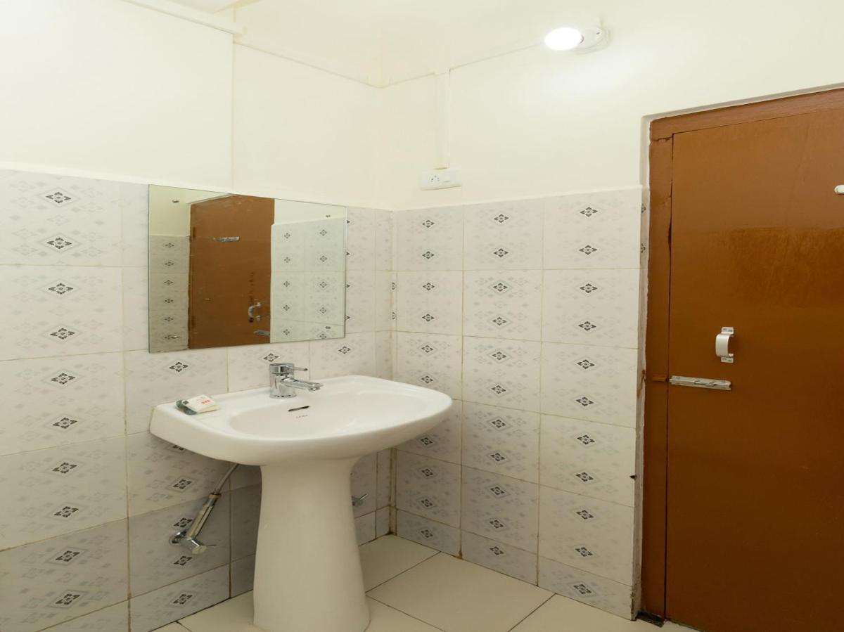 Hotel Travellers INN - Housity