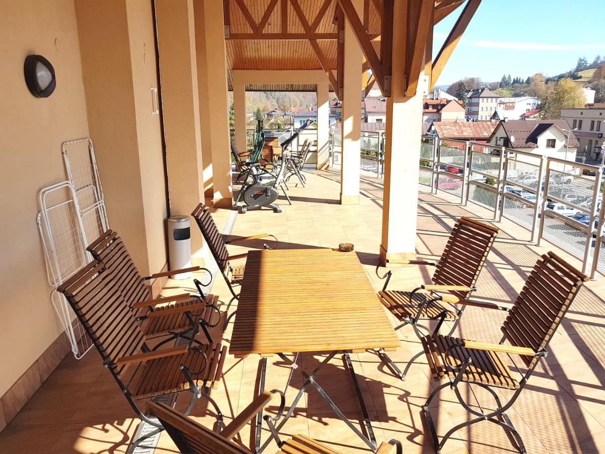 Pokoje Gościnne Muszyna przy sądzie - Housity