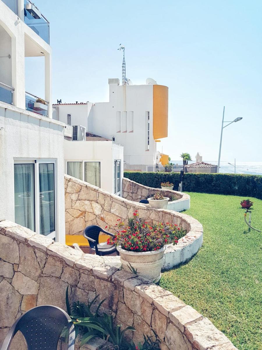 Um jardim no exterior de Hotel do Cerro