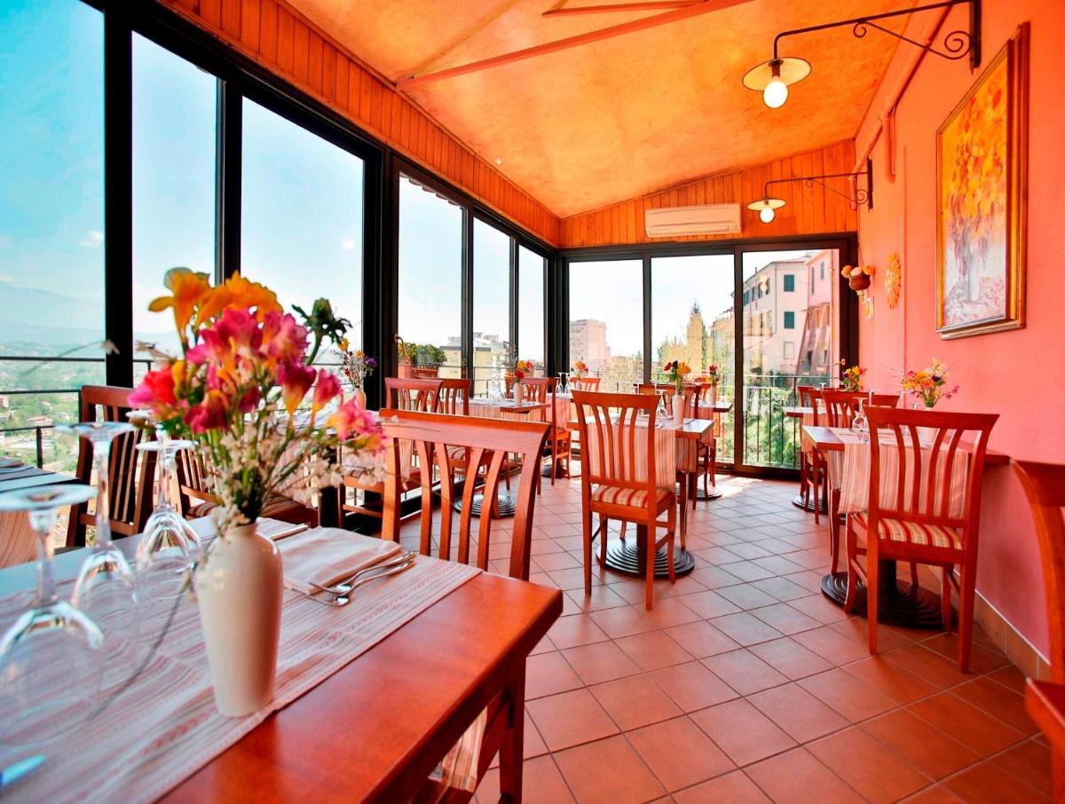 Hotel Ristorante Garibaldi - Housity