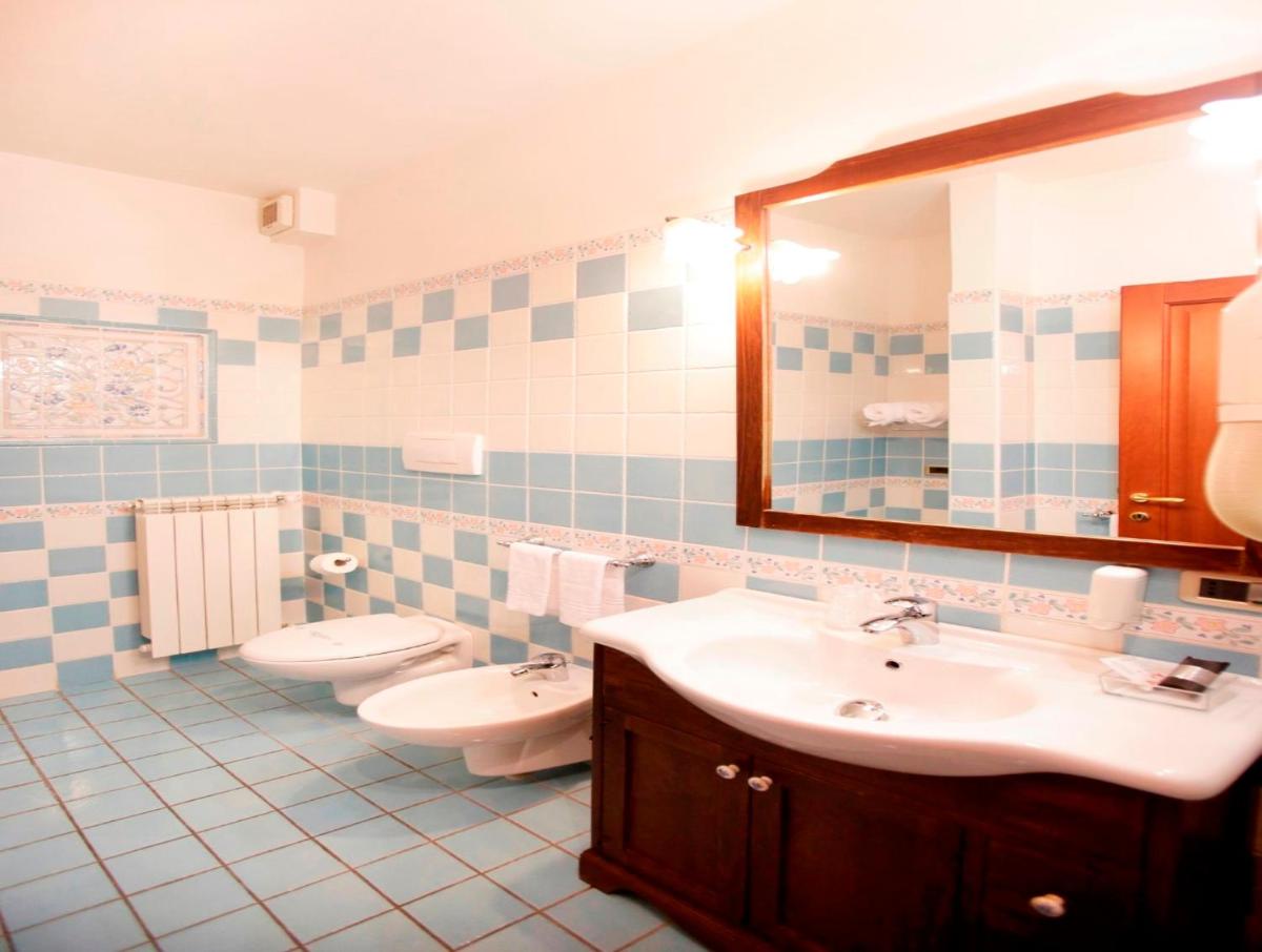 Hotel Ristorante Garibaldi - Housity