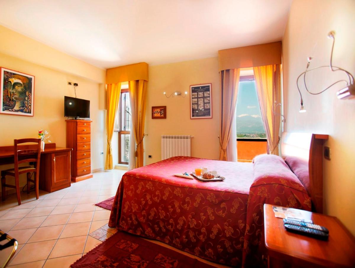 Hotel Ristorante Garibaldi - Housity