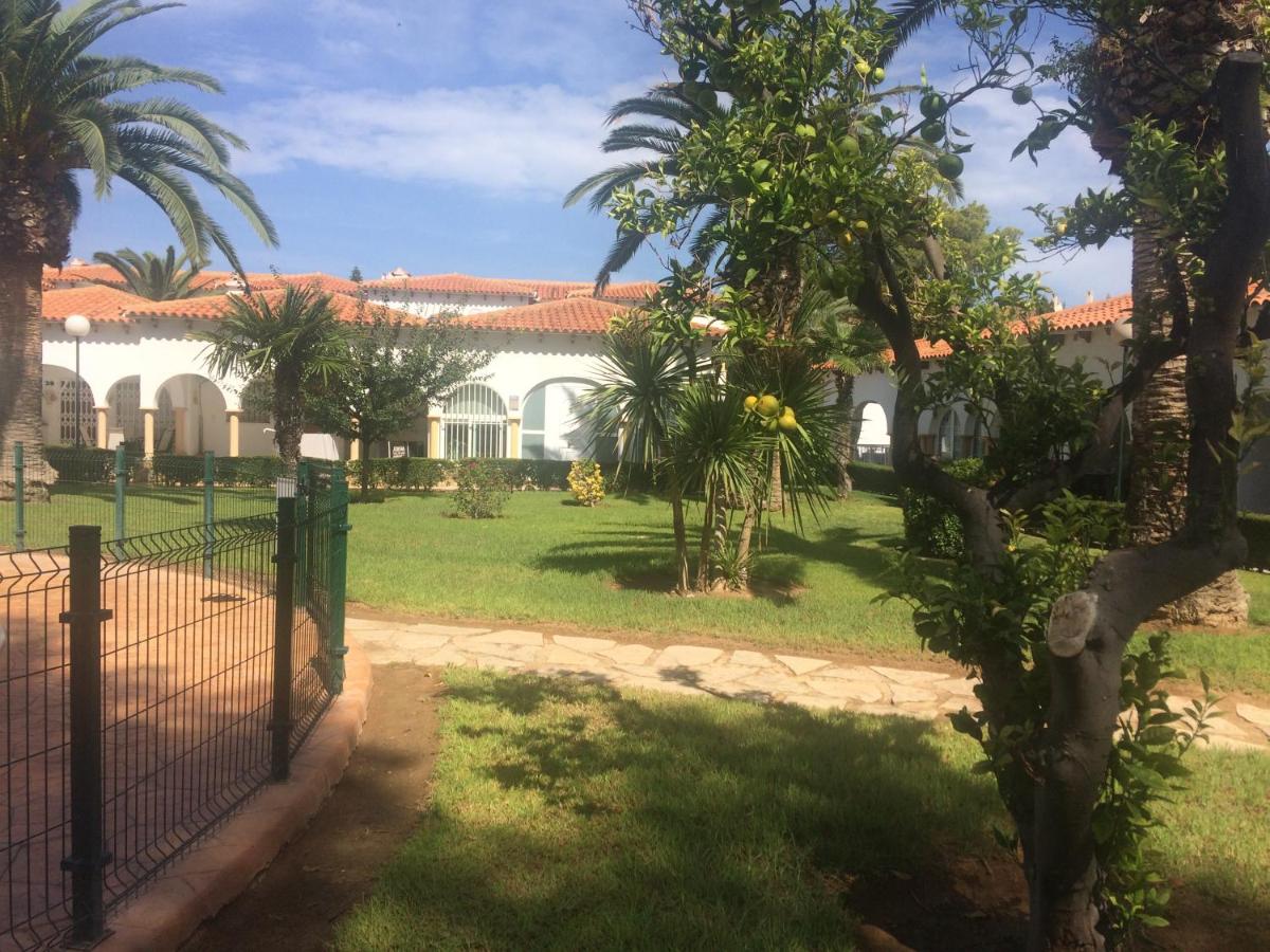 Casas Blancas Bungalow 45 - Housity