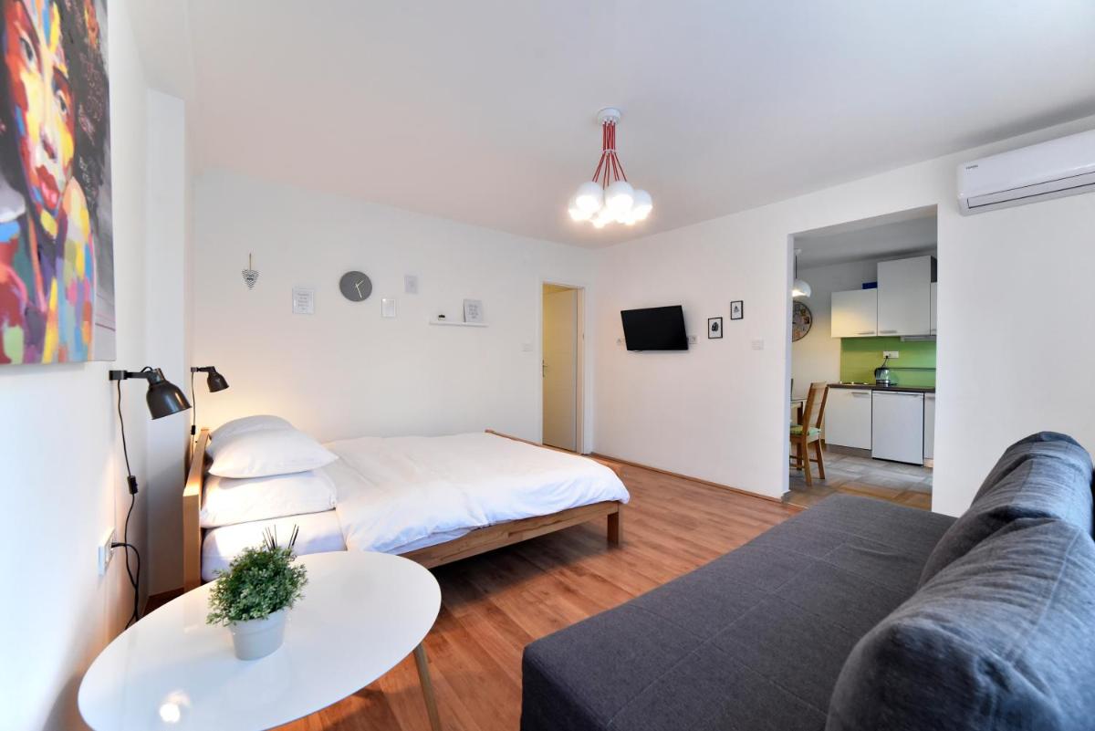 Vla Vla Apartments with parking - Housity
